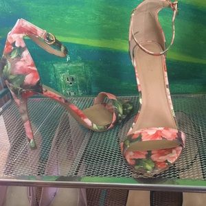 Floral straps heels